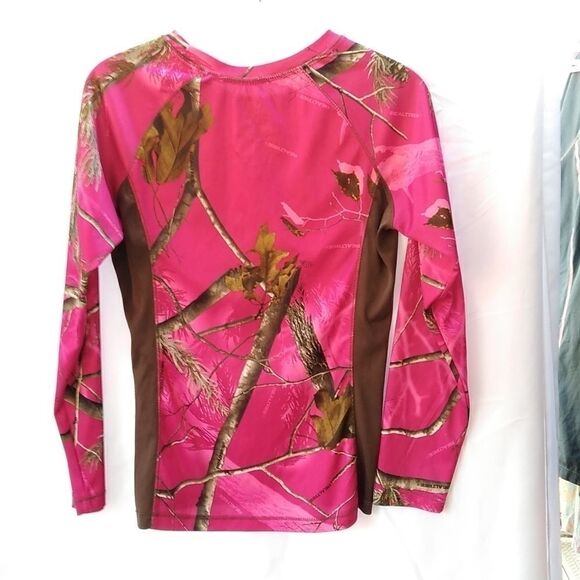 Realtree top - Picture 2 of 3